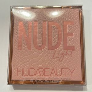 Huda Nude Light Eyeshadow Palette